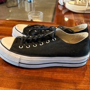 Converse black platform sneaker